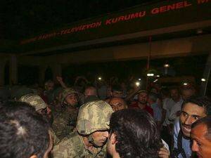 Trt'ye Baskın Yapan Ve Boğaziçi Köprüsü'ne Tanklarla Giden Askerler Tutuklandı