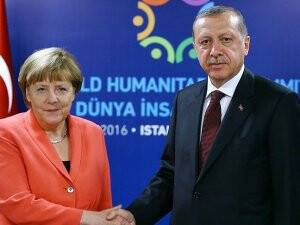 Merkel: Darbe girişimi kabul edilemez