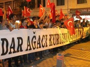 Konya'da darbe girişimine tepki