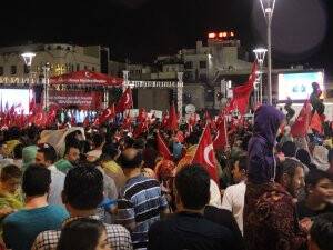 Konya'da Darbe Girişimine Tepki Sürüyor
