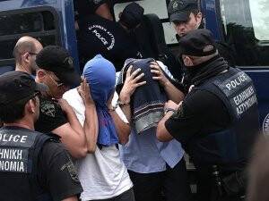 Yunanistan'a kaçan 8 darbeciye ikişer ay hapis cezası