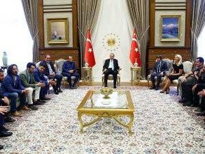 Erdoğan sanat ve spor camiasından isimleri kabul etti