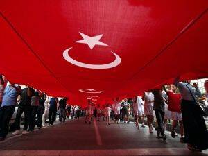 1919 Metrelik Bayrağın Altında 20 Bin Kişi