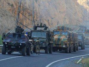 Hakkari'de 4 Askeri Üs Bölgesine Teröristlerden Taciz Ateşi