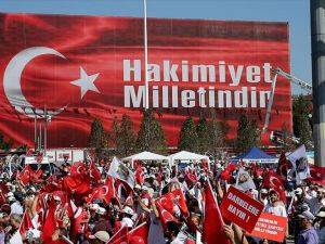 Chp'liler 'Cumhuriyet Ve Demokrasi Mitingi' İçin Taksim'de