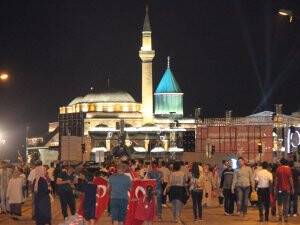 Konya'da Demokrasi Nöbeti Sürüyor