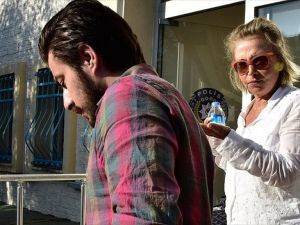 Ilıcak, Gece Boyunca Farklı Araçlarla Dolaşmış