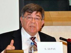 Şahin Alpay gözaltına alındı