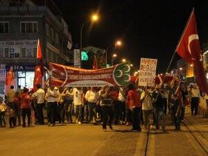 Konya'da demokrasi nöbeti devam ediyor
