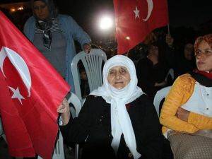 Veyis Dede Ve Gürcü Nine De 'Demokrasi Nöbeti'nde
