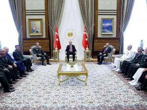 Cumhurbaşkanı Erdoğan YAŞ üyelerini kabul etti