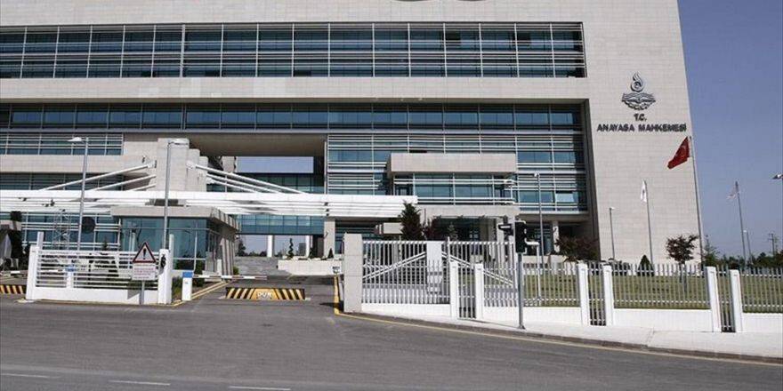 Anayasa Mahkemesinde 64 Personel Açığa Alındı