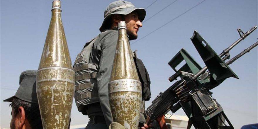 Afganistan'da Misafirhaneye Bombalı Saldırı