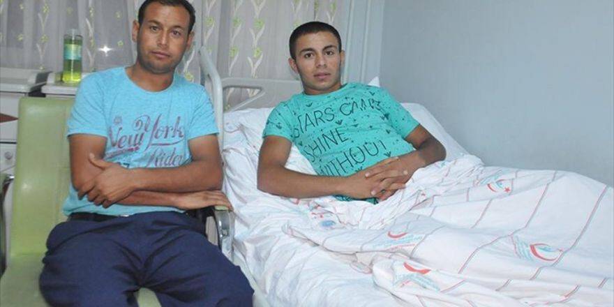 Darbecilerin Yaraladığı Genç 'Demokrasi Nöbeti' Tutmak İstiyor