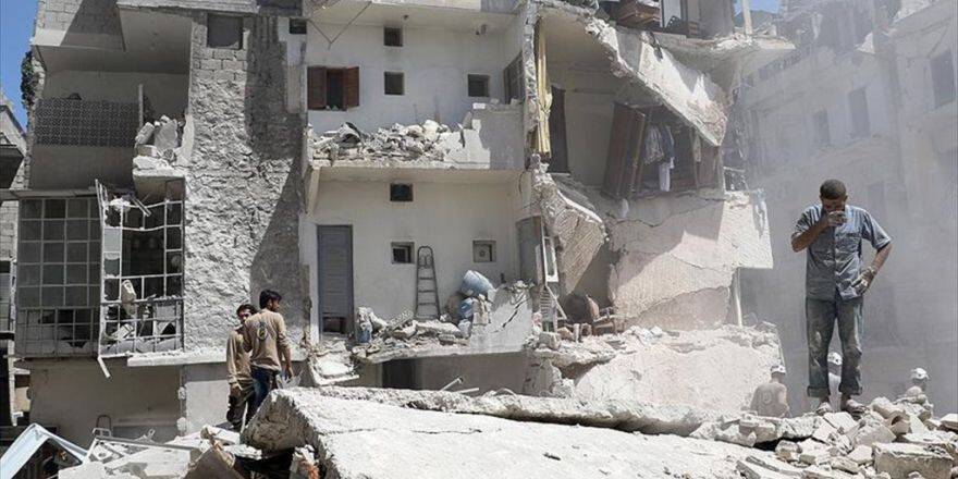 Suriye'de Bir Ayda Bin 557 Sivil Hayatını Kaybetti