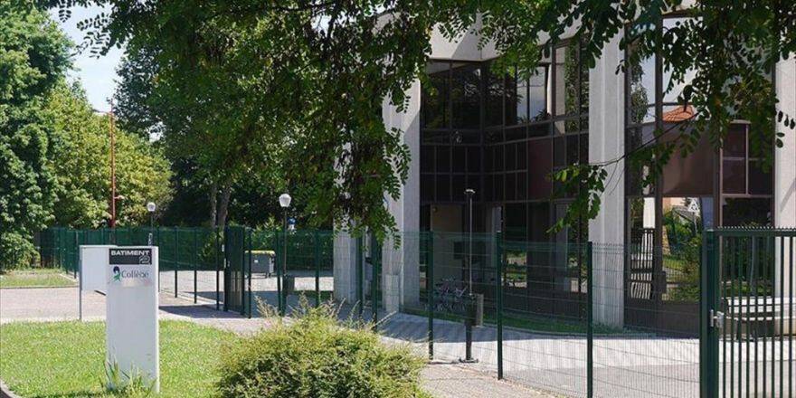 Fransa'daki Türk Aileler Fetö Okullarından Çocuklarının Kaydını Alıyor