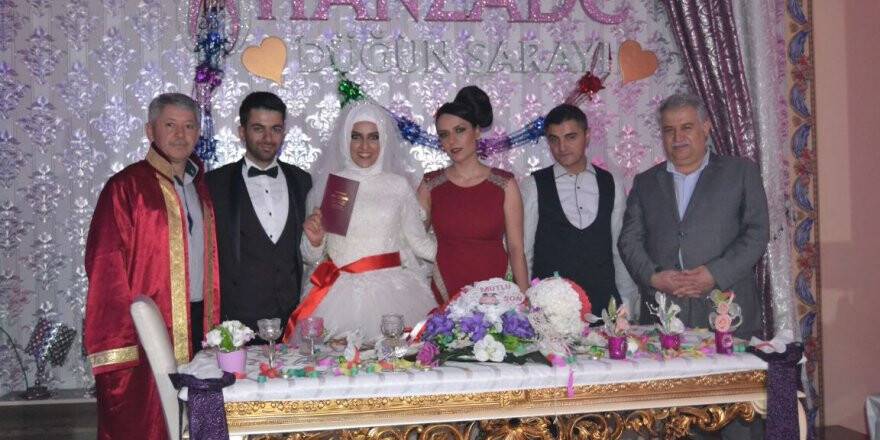 Rektör Muzaffer Şeker nikah şahitliği yaptı