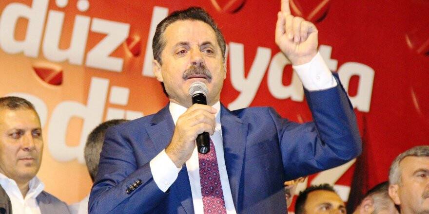 Bakan Çelik demokrasi nöbetine katıldı