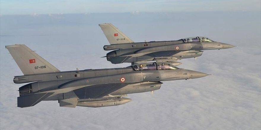 Tsk'dan Gara Ve Şemdinli Kırsalına Hava Harekatı