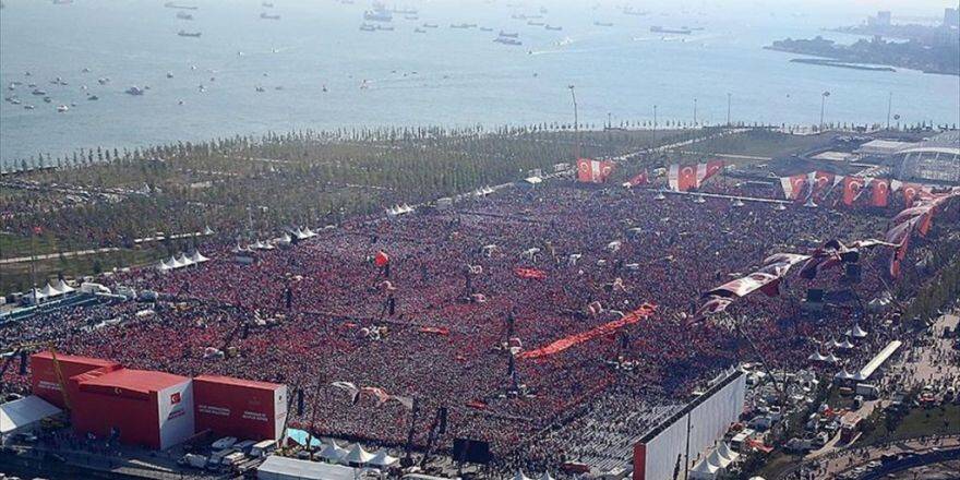 Spor Camiasından "Demokrasi Ve Şehitler Mitingi"ne Destek