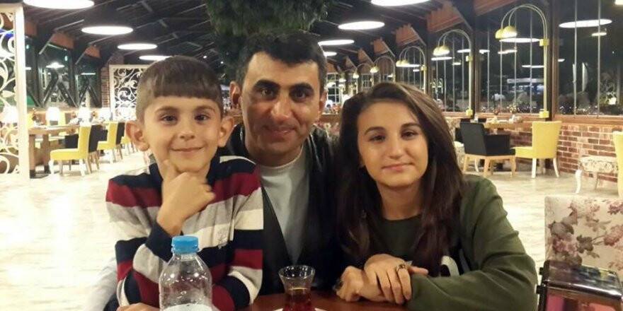 Çocuklarını kurtarmak isterken kendi de boğuldu