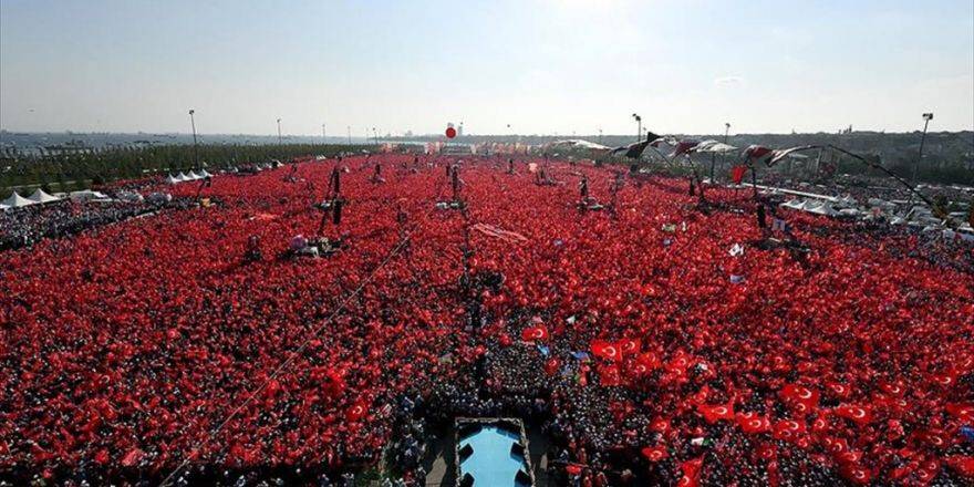 Avrupa Basınında Demokrasi Ve Şehitler Mitingi