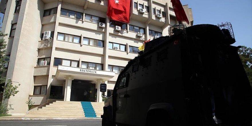 Dicle Üniversitesinde 77 Personele Yakalama Kararı
