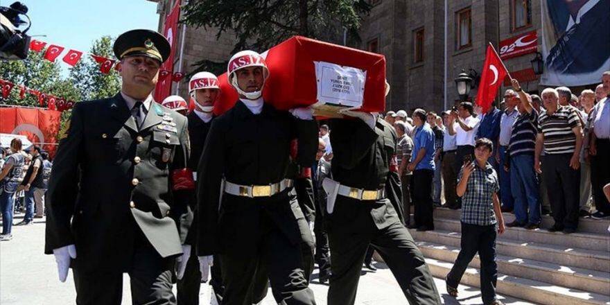 Şehit Uzman Çavuş Emre Son Yolculuğuna Uğurlandı