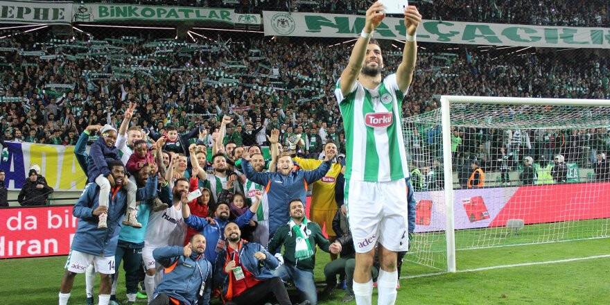 Taraftarlar tamam sıra futbolcularda