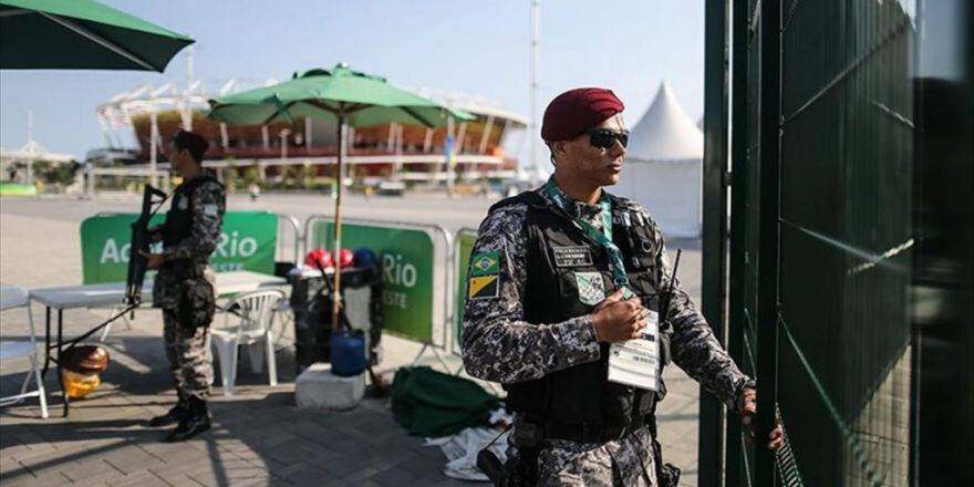 Rio De Janeiro'da Otobüse Yapılan Saldırıda 3 Gazeteci Yaralandı