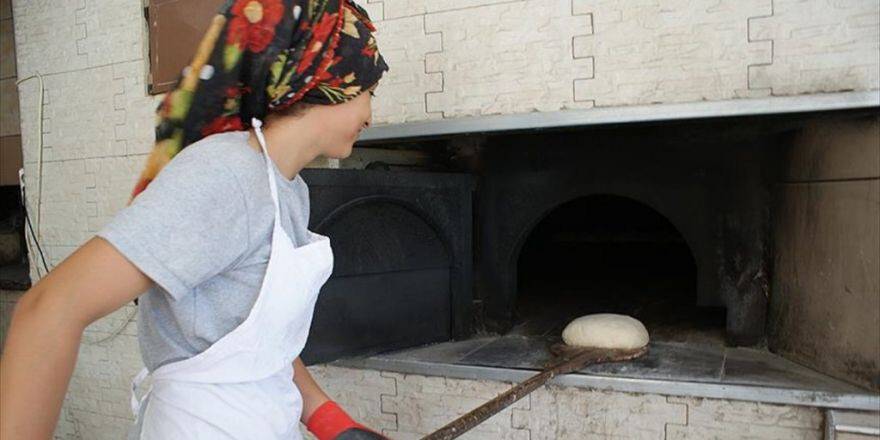 Bu Fırında Ekmekleri Kadınlar Üretiyor