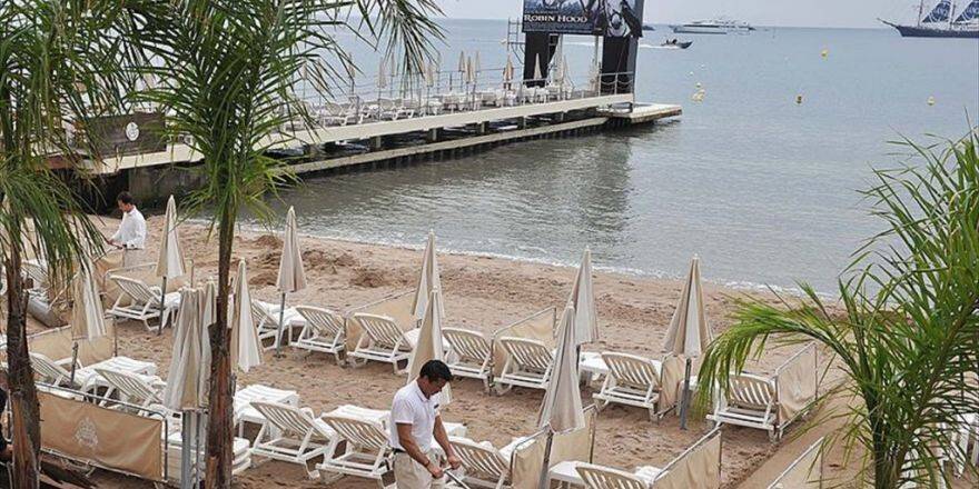 Fransa'da Tesettür Mayosuna Yasak