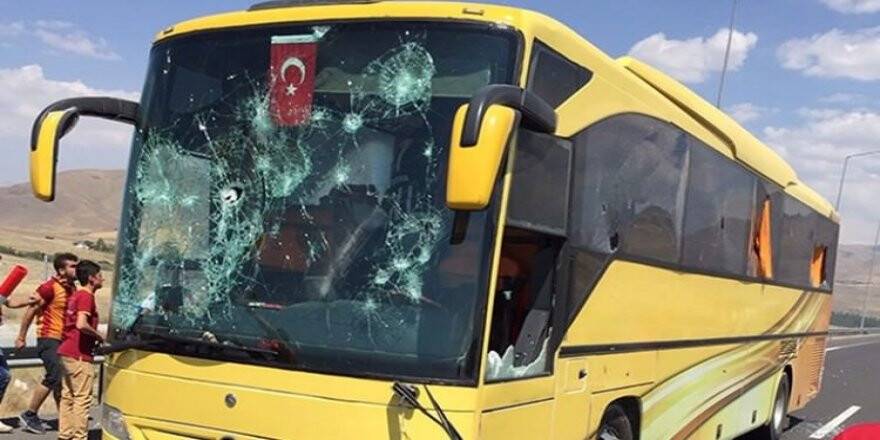 Galatasaraylılar'dan Beşiktaşlılara saldırı