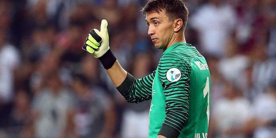 Muslera Fenerbahçe Ve Beşiktaş'ı İkiye Katladı