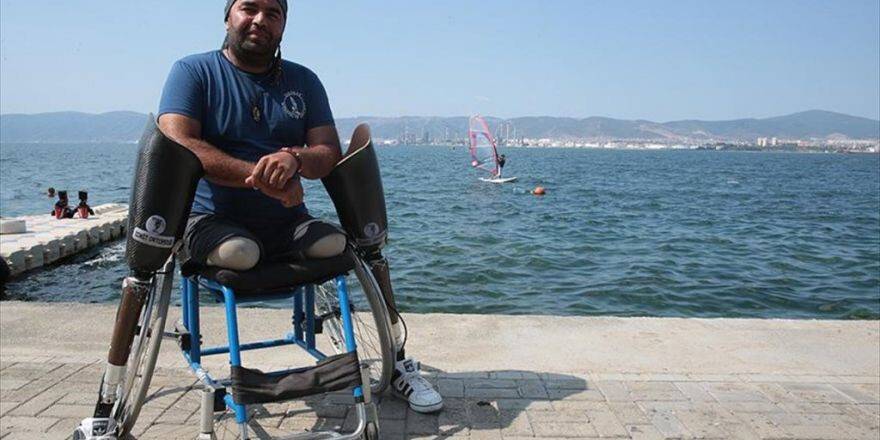 Depremde Ayaklarını Kaybetti, Kendini Topluma Adadı