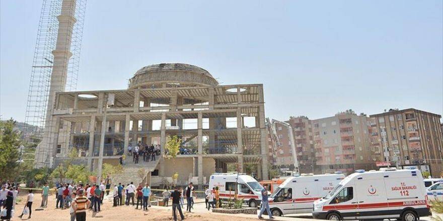 Mardin'de Cami İnşaatı Çöktü: 5 Yaralı