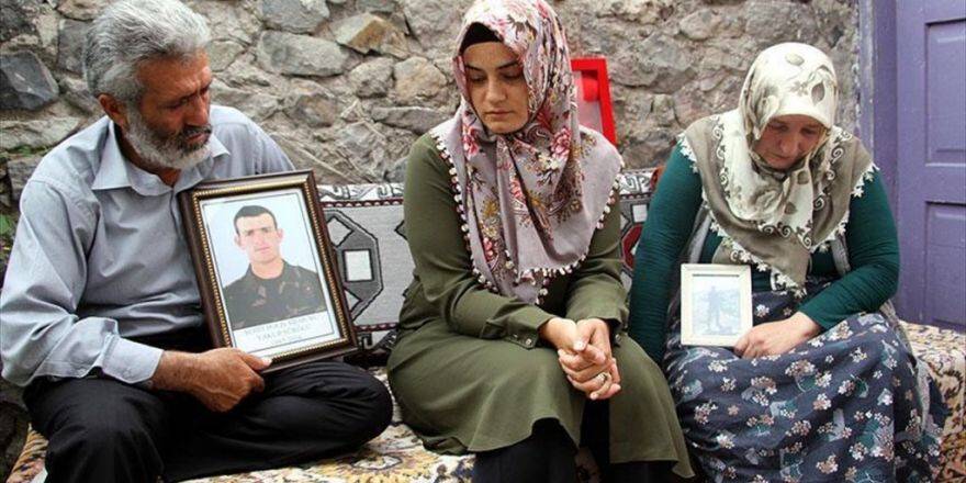 İzin Gününde Şehitliğe Koştu
