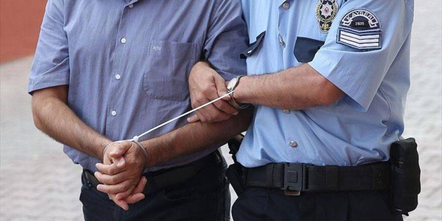 İki Eski Büyükelçiye Gözaltı