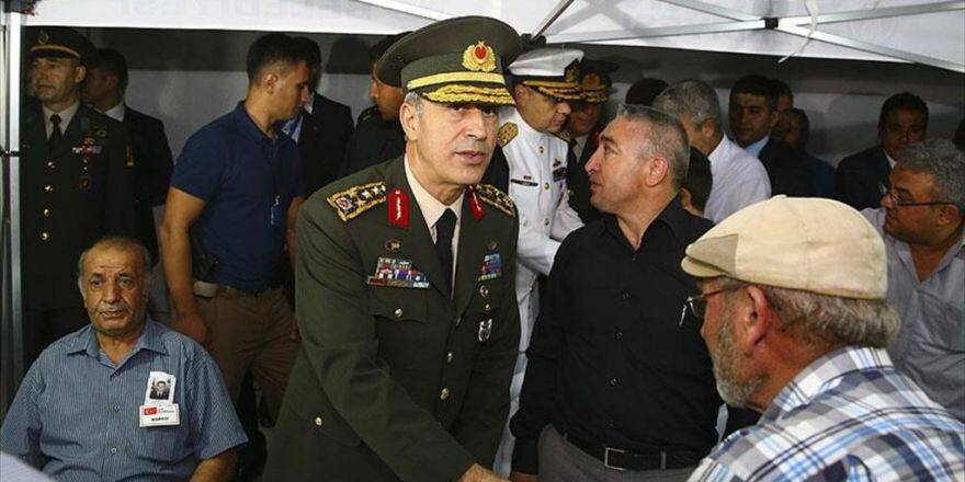 Genelkurmay Başkanı Akar'dan Şehit Ailesine Ziyaret