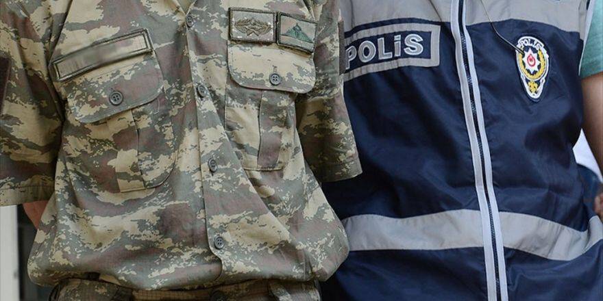 İstanbul'da 20 Rütbeli Asker Daha Tutuklandı