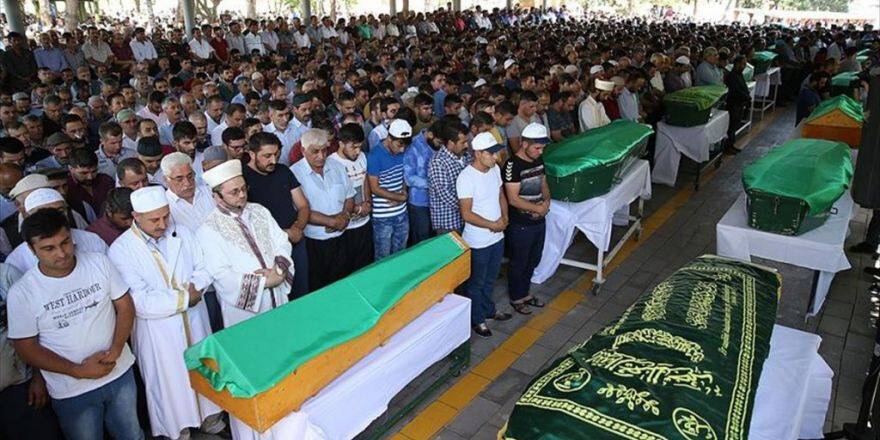Gaziantep Saldırısında Hayatını Kaybeden 37 Kişinin Cenazesi Defnedildi