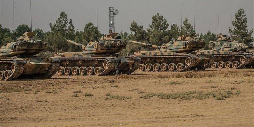 Sınır Hattı Tanklarla Takviye Ediliyor