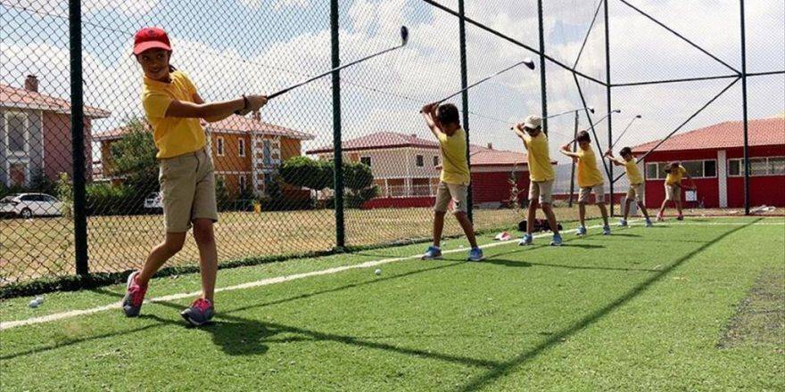 Erzurumlu Çocuklar Golfte Madalyaya Doymuyor