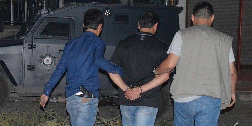 Van'da Terör Örgütü Pkk'ya Yardım Ve Yataklık Yapan 8 Kişi Tutuklandı