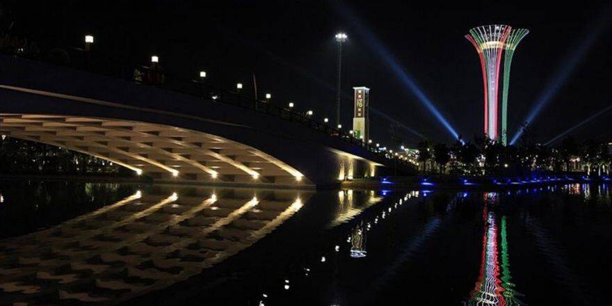Expo Kulesi İtalya Bayrağının Renklerine Büründü