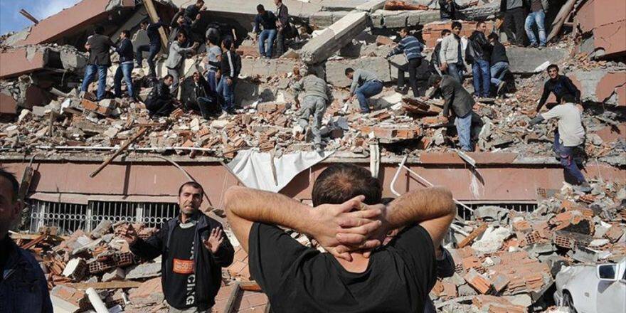 Van Depreminde Toplanan Paraların Fetö'ye Aktarıldığı İddiası