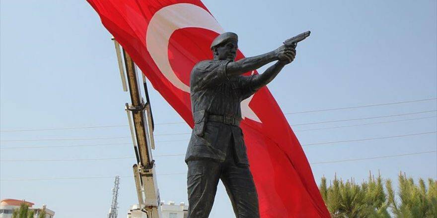 Ömer Halisdemir'in Heykeli Açıldı