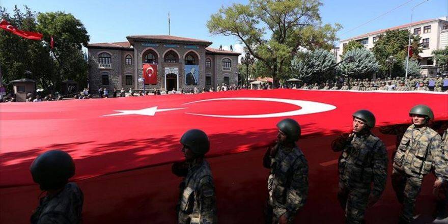 Tbmm'den Ulus'taki Eski Meclis'e Kadar Geçit Töreni