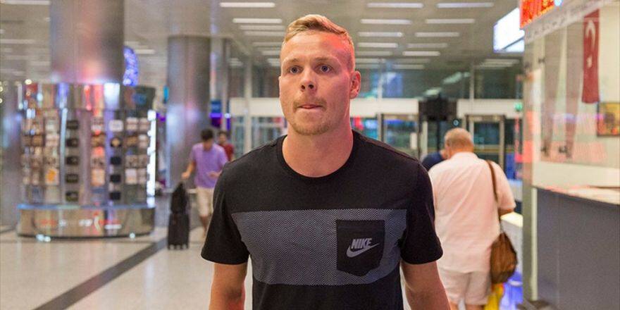 Galatasaray Sigthorsson'u Kap'a Bildirdi