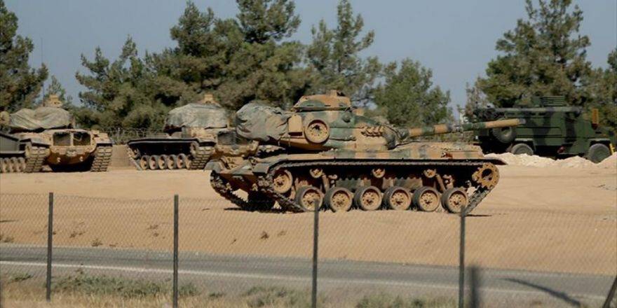 Sınırdaki Birliklere Zırhlı Araç Ve Tank Takviyesi